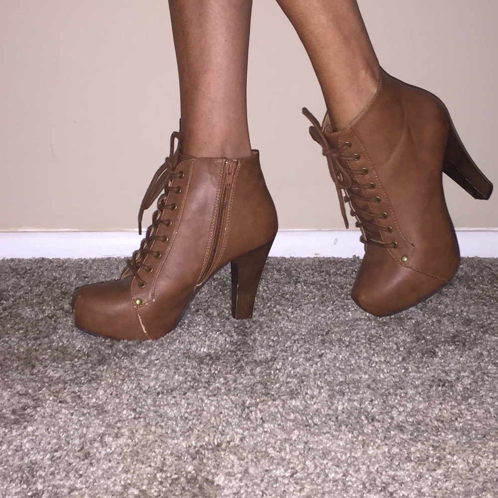 closed toe block heel